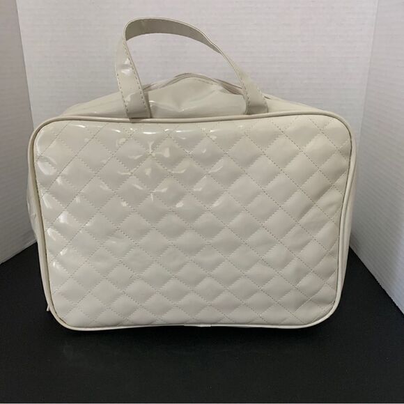 Modella off-White Quilted Weekender Travel Bags Toiletry and Makeup Bags Set - Picture 7 of 9